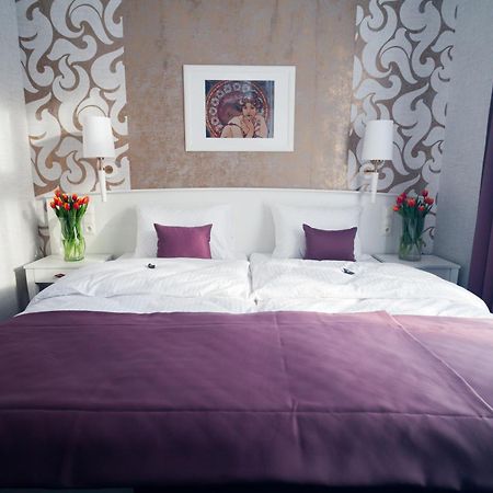 Pod Ratuszem Hotel Wieluń Cameră foto