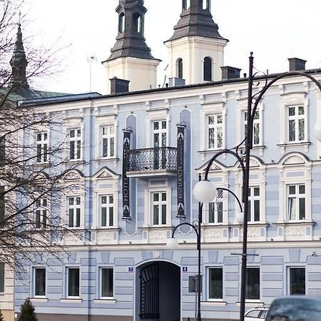 Pod Ratuszem Hotel Wieluń Exterior foto