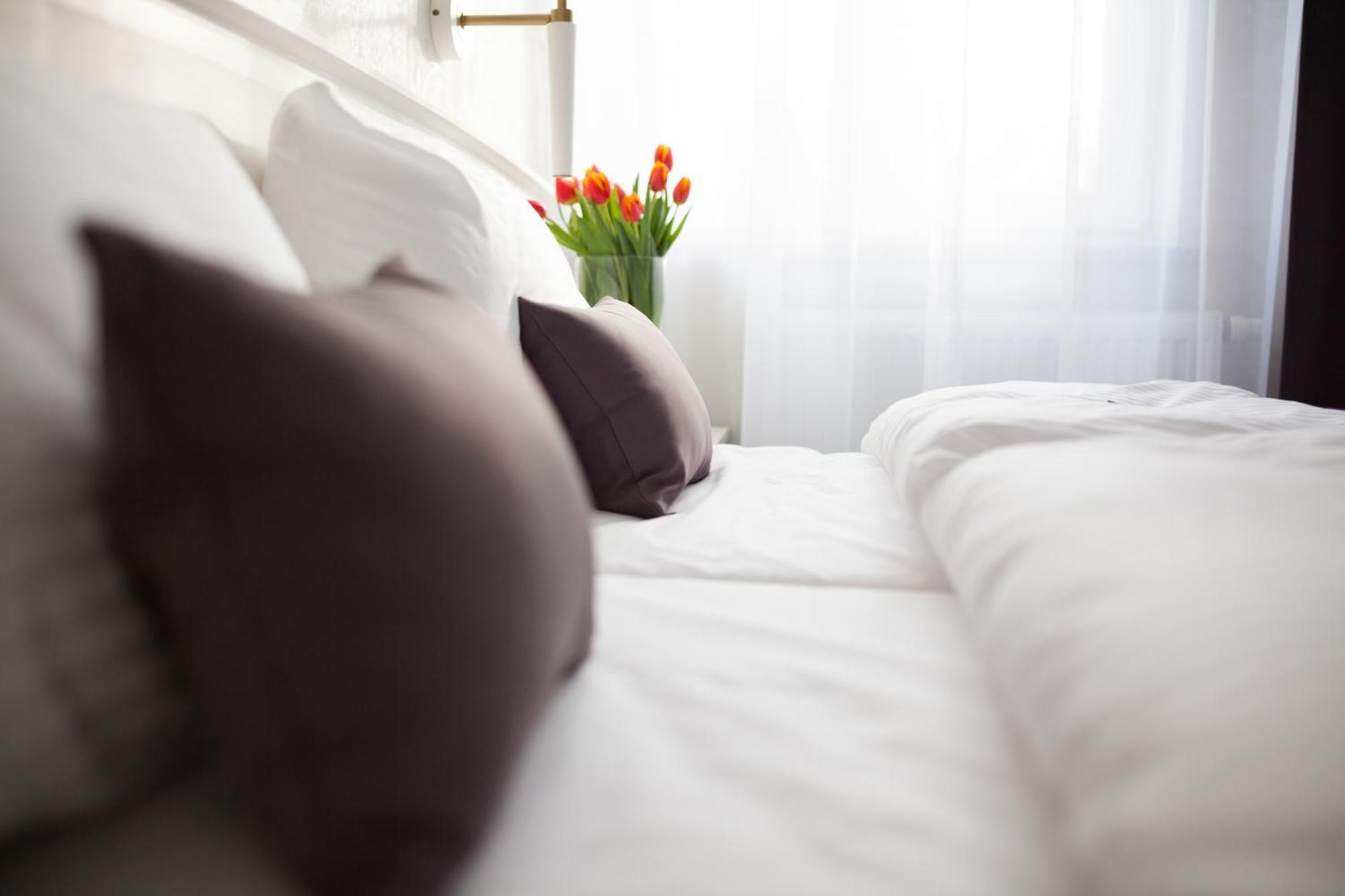 Pod Ratuszem Hotel Wieluń Cameră foto