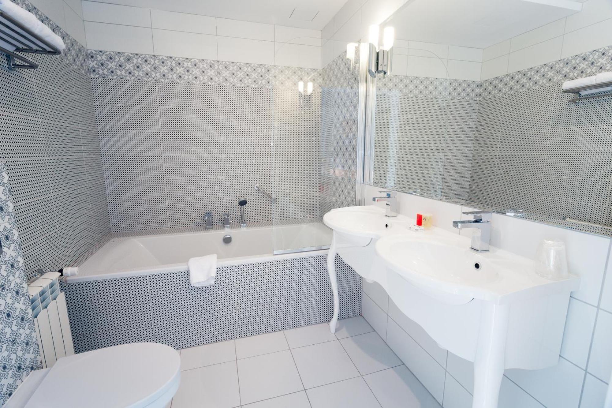 Pod Ratuszem Hotel Wieluń Cameră foto