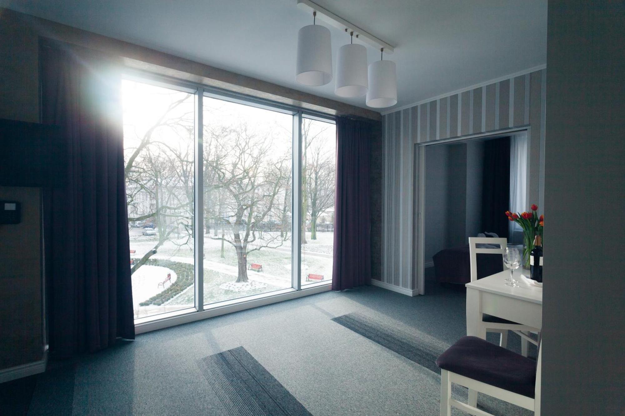 Pod Ratuszem Hotel Wieluń Exterior foto