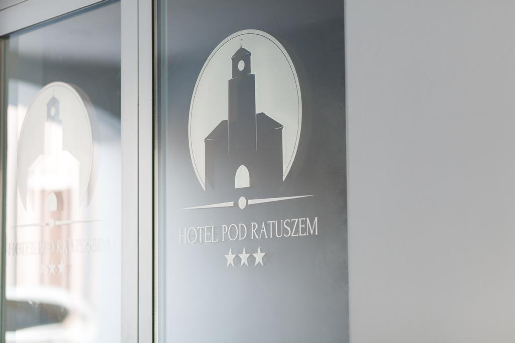 Pod Ratuszem Hotel Wieluń Exterior foto
