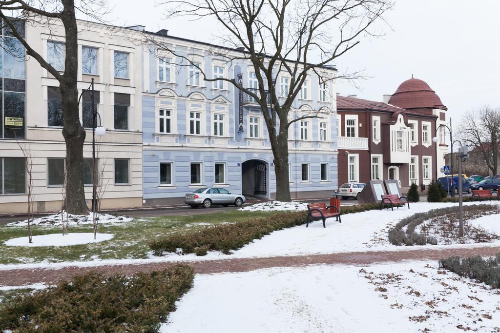 Pod Ratuszem Hotel Wieluń Exterior foto