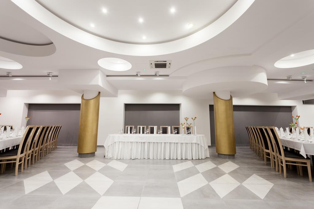 Pod Ratuszem Hotel Wieluń Exterior foto