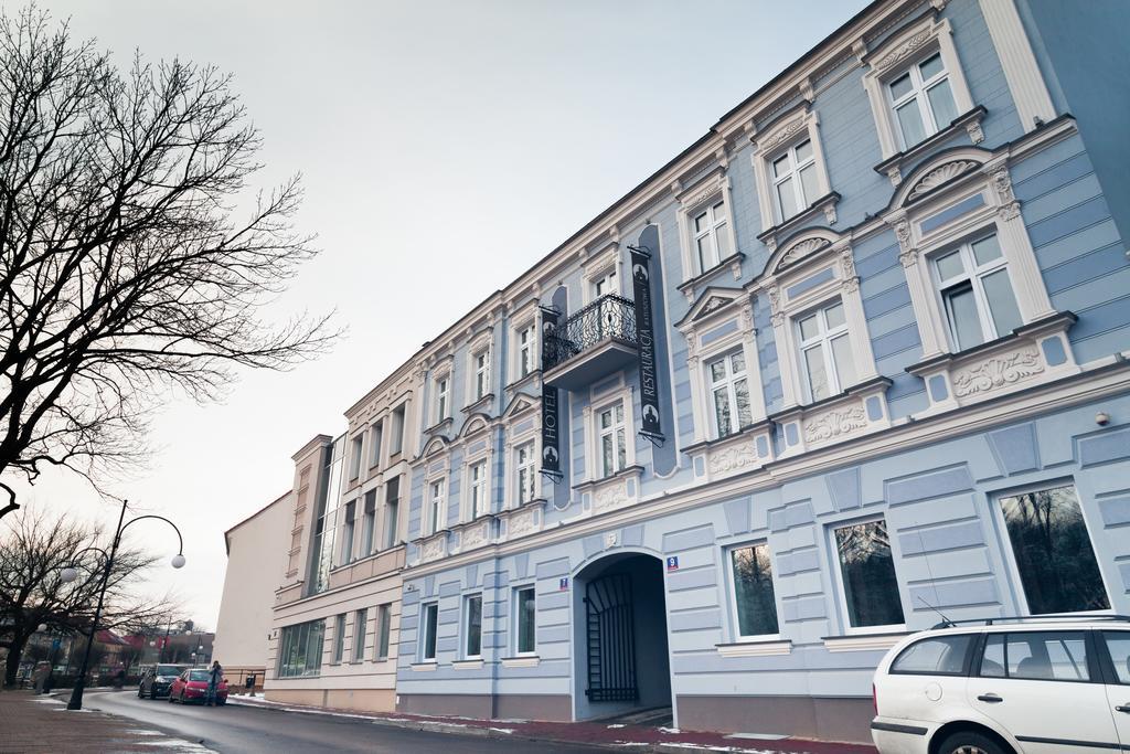 Pod Ratuszem Hotel Wieluń Exterior foto